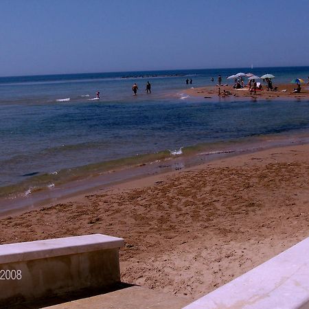 Plaza Beach Hostel سانتا كروتْشّي كاميرينا المظهر الخارجي الصورة