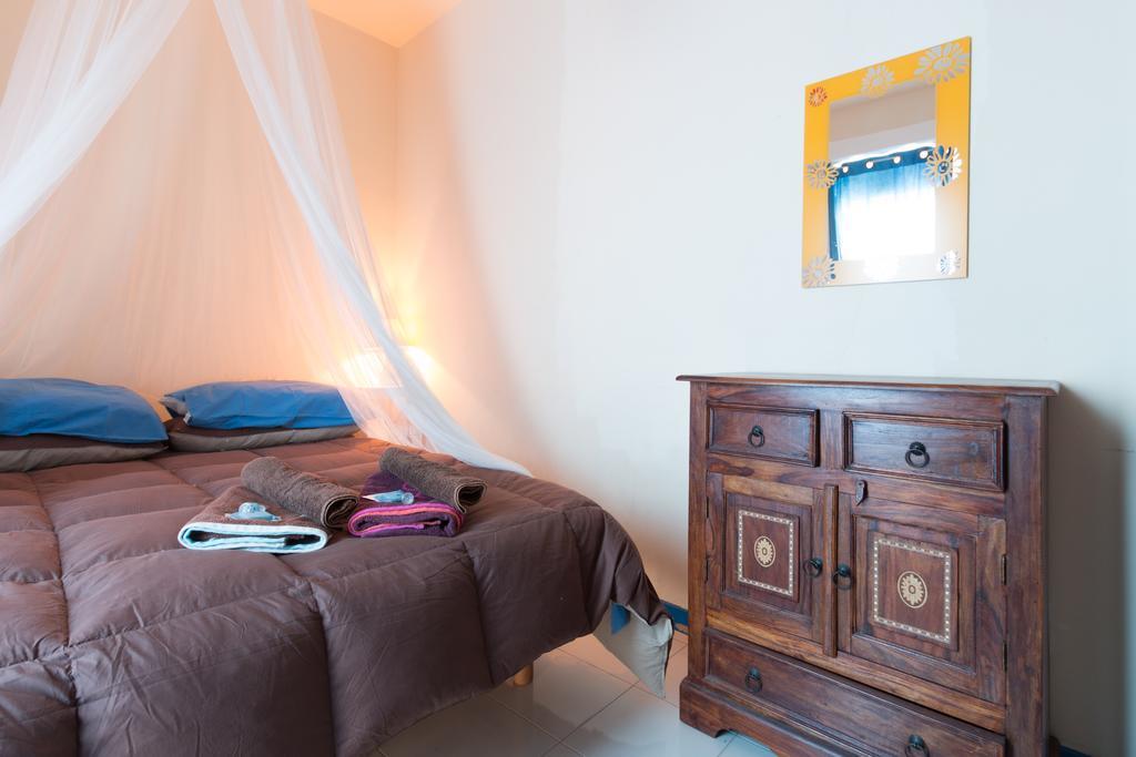 Plaza Beach Hostel سانتا كروتْشّي كاميرينا المظهر الخارجي الصورة