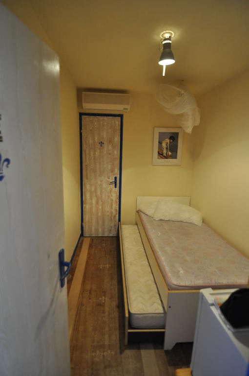 Plaza Beach Hostel سانتا كروتْشّي كاميرينا المظهر الخارجي الصورة