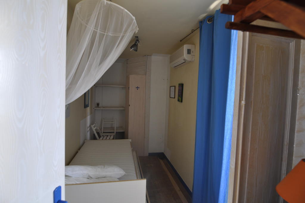 Plaza Beach Hostel سانتا كروتْشّي كاميرينا المظهر الخارجي الصورة