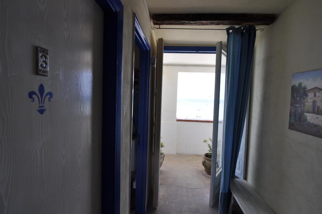 Plaza Beach Hostel سانتا كروتْشّي كاميرينا المظهر الخارجي الصورة