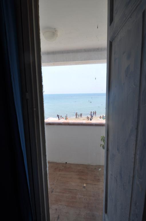 Plaza Beach Hostel سانتا كروتْشّي كاميرينا المظهر الخارجي الصورة