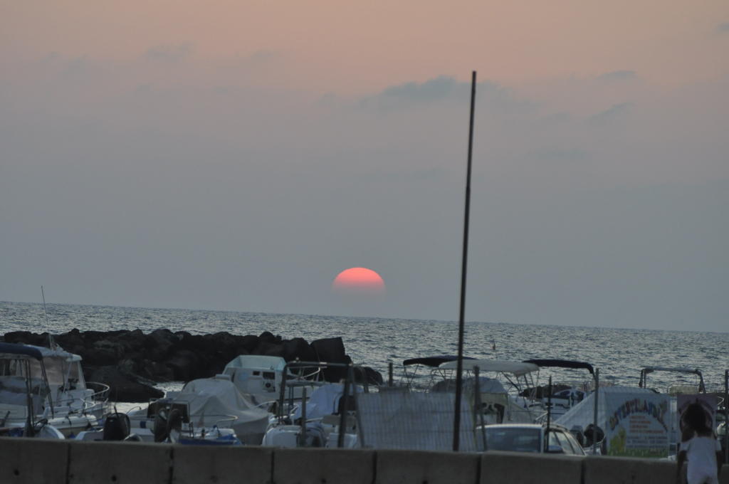 Plaza Beach Hostel سانتا كروتْشّي كاميرينا المظهر الخارجي الصورة