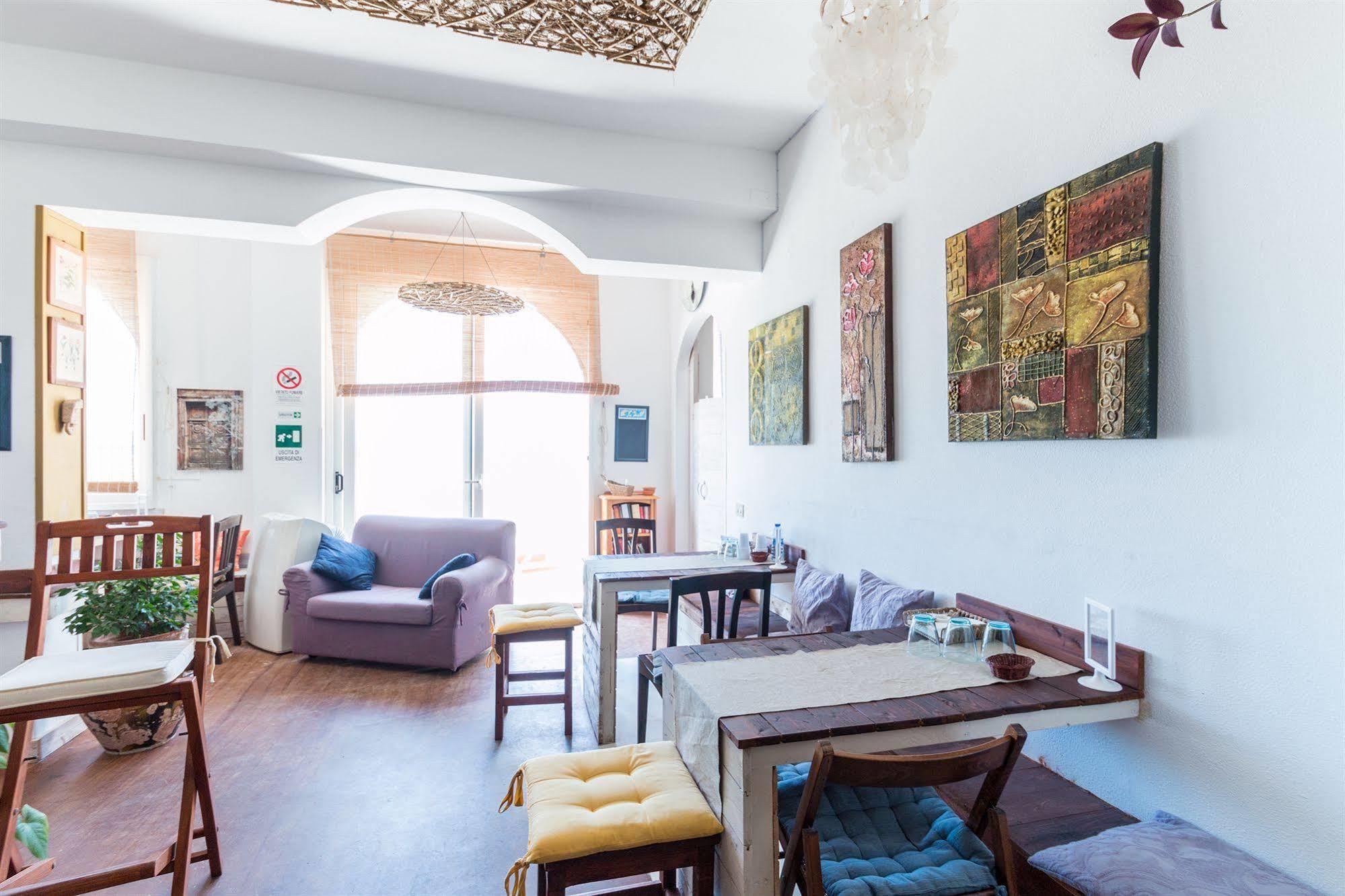 Plaza Beach Hostel سانتا كروتْشّي كاميرينا المظهر الخارجي الصورة
