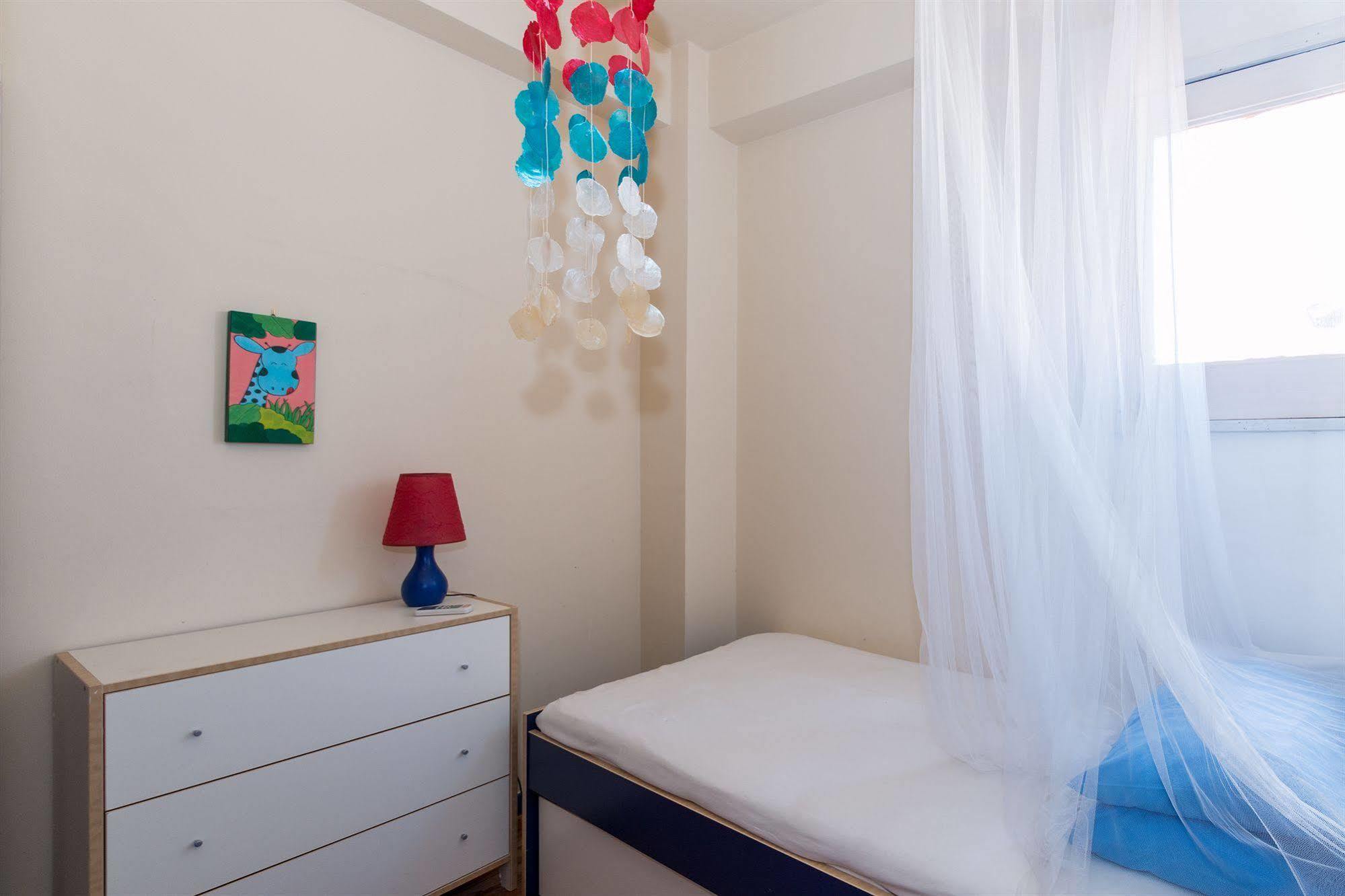 Plaza Beach Hostel سانتا كروتْشّي كاميرينا المظهر الخارجي الصورة