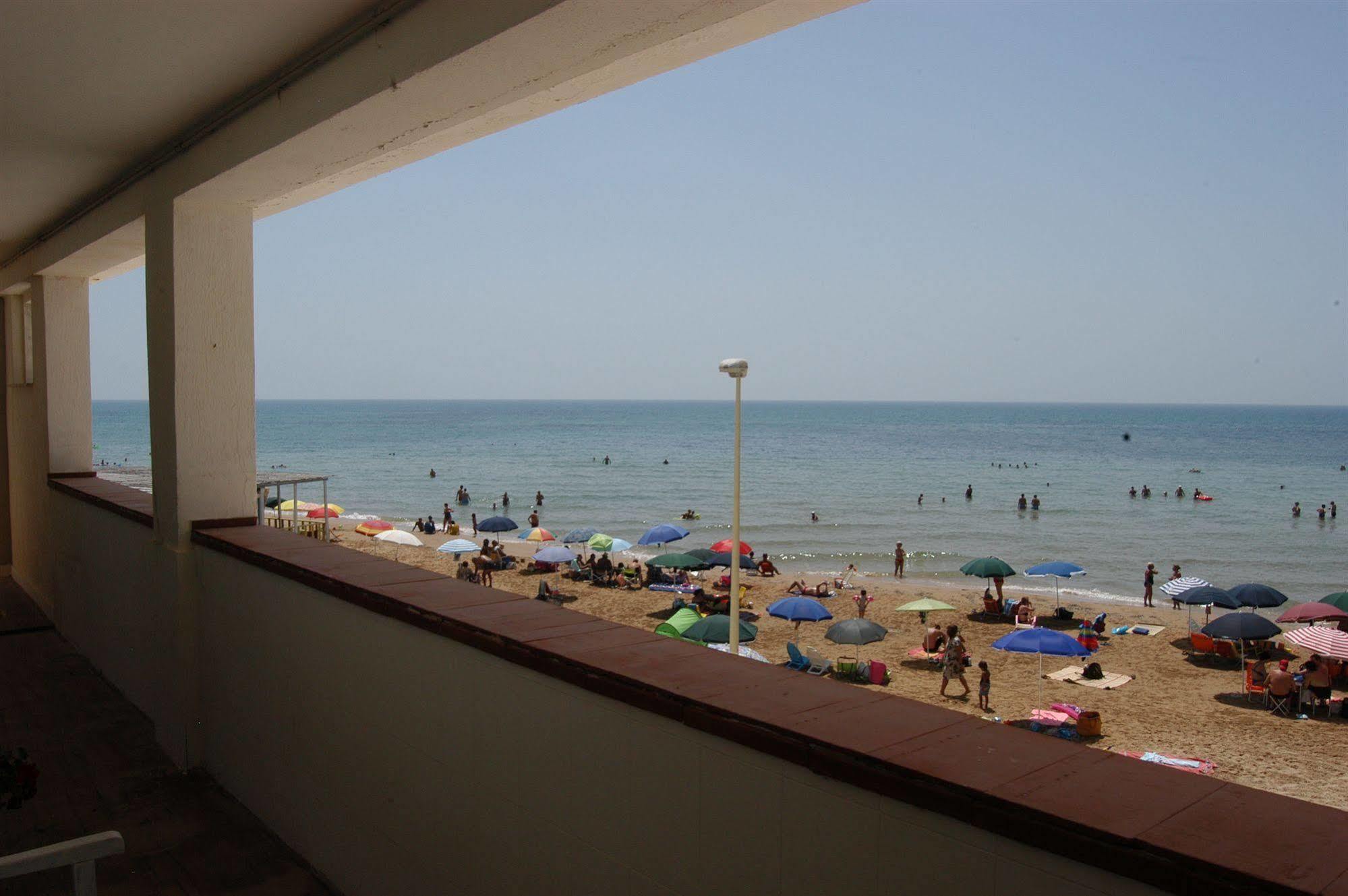 Plaza Beach Hostel سانتا كروتْشّي كاميرينا المظهر الخارجي الصورة